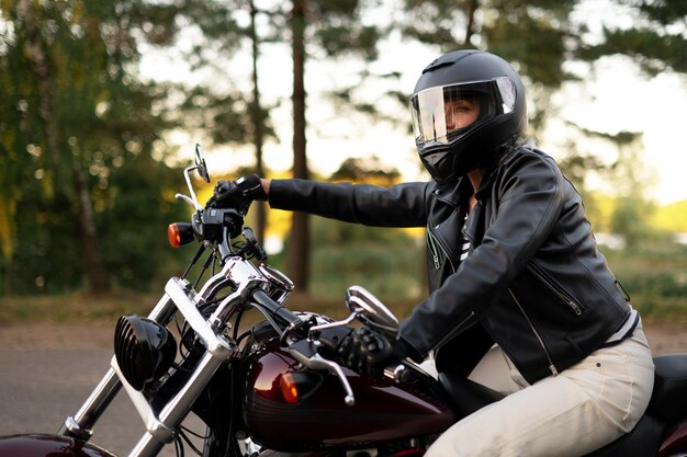 Sekrety udanych podróży motocyklowych: jak przygotować się do długich tras